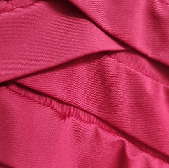 Excellent condition strapless dress. Size xs-small. - Picture 7 of 7